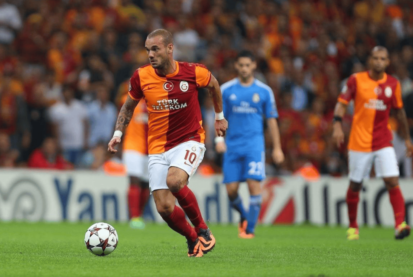 阿贾克斯比赛为什么中断